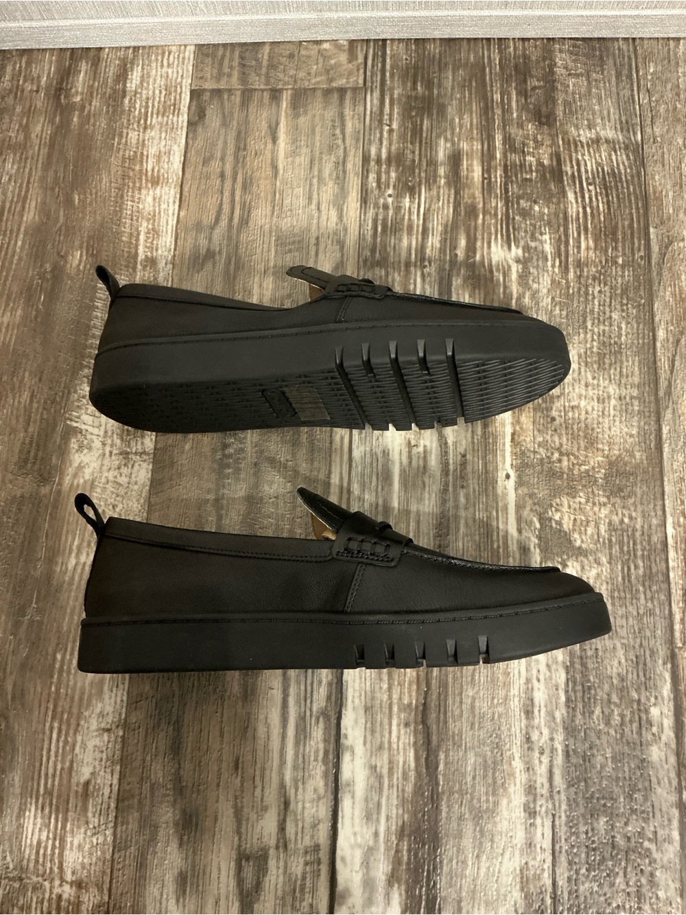 Vionic Black Leather Slip-On Loafer Size 10 - Picture 11 of 16